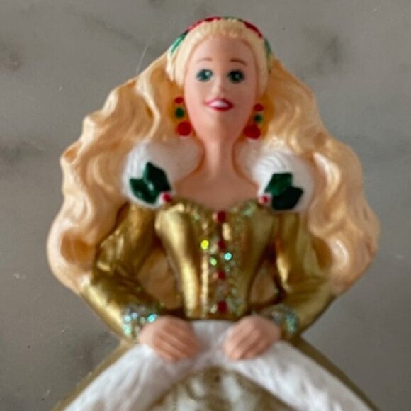 HALLMARK 1996 Barbie Christmas Princess White Gold Pin Brooch - Picture 4 of 12